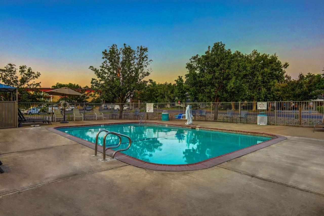 Motel 6-Red Bluff, Ca Εξωτερικό φωτογραφία